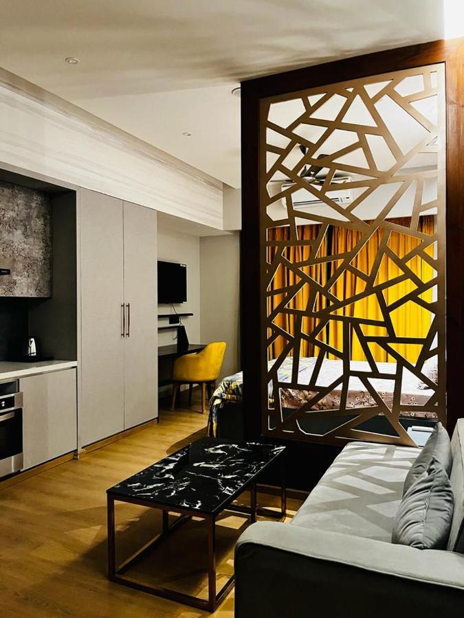 Luxe Apartment By Hey Studio'S Ghaziabad Luaran gambar