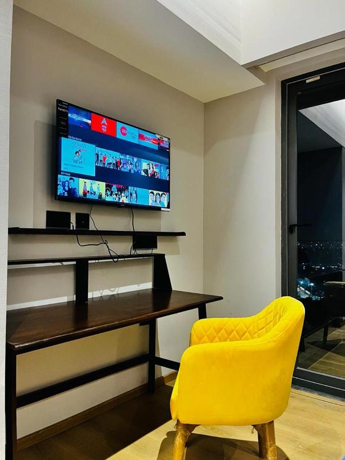 Luxe Apartment By Hey Studio'S Ghaziabad Luaran gambar